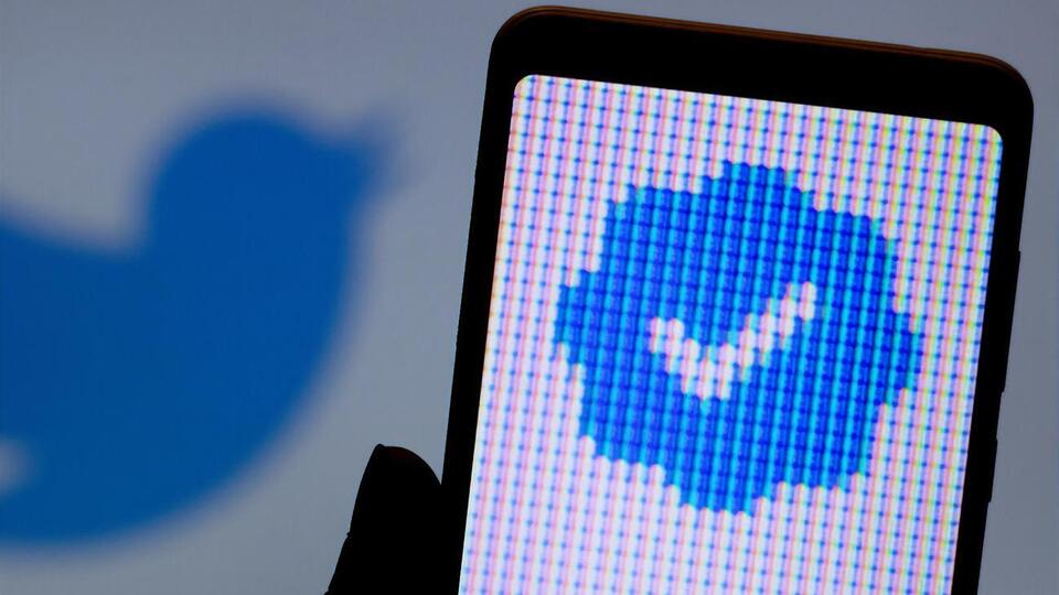 Исследователи обнаружили десятки пророссийских аккаунтов, получивших синие галочки благодаря нововведению Маска