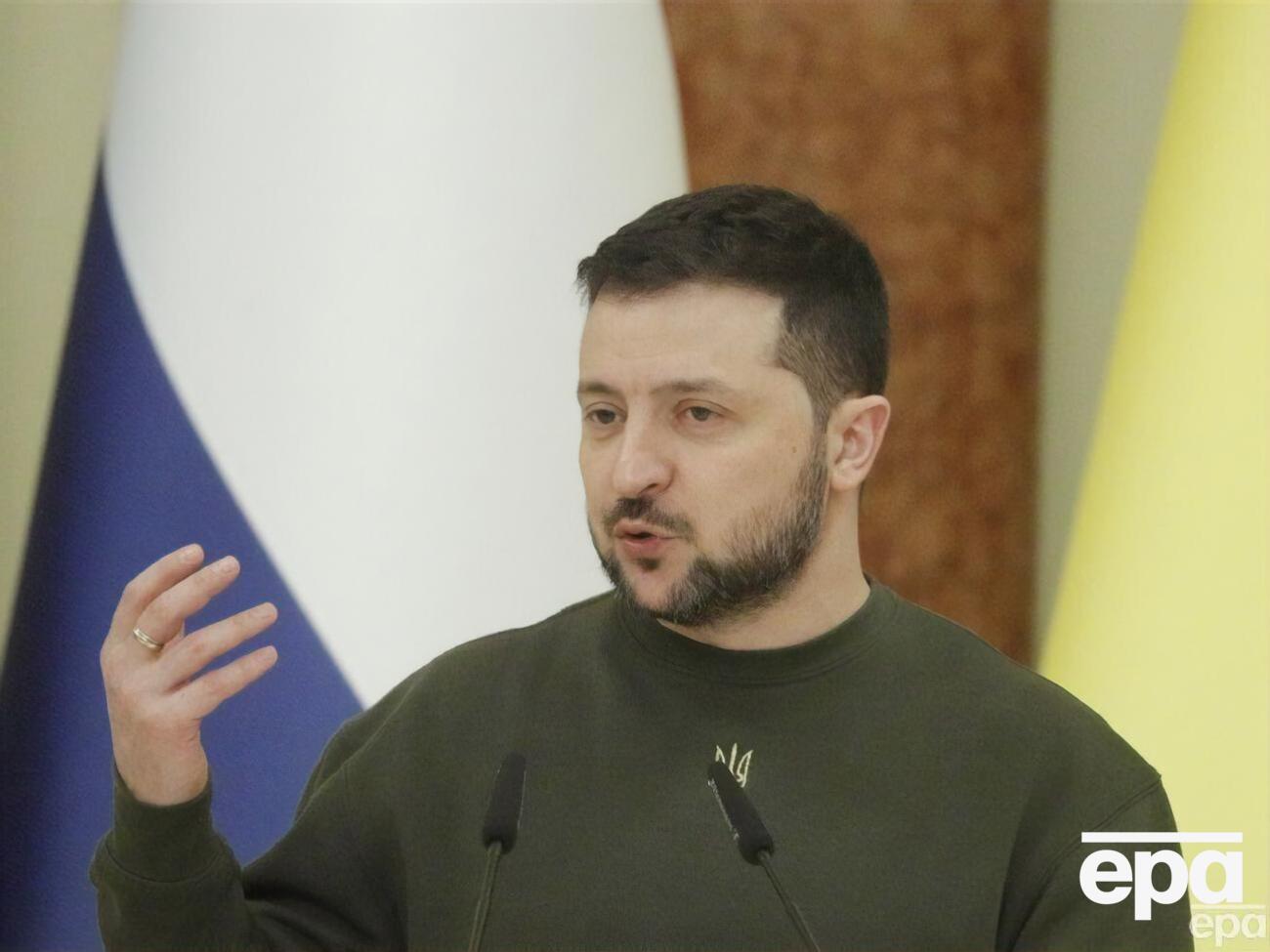 Зеленский обратился к премьер-министру Шмыгалю по поводу выплат военным