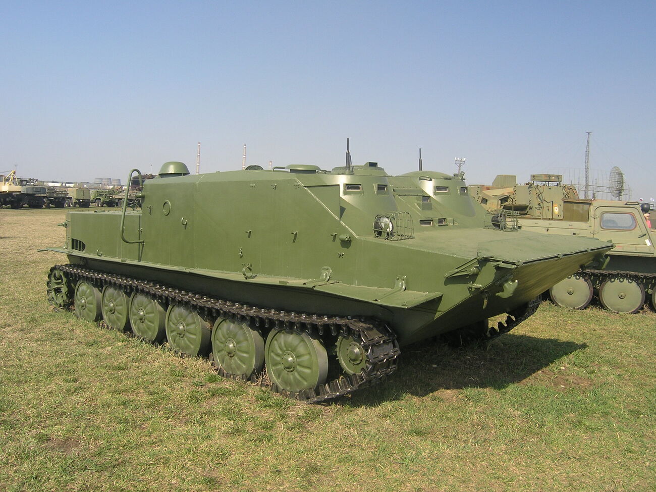 БТР-50 давно стал музейным экспонатом, но в 2023 году российские оккупанты решили снова на таких воевать