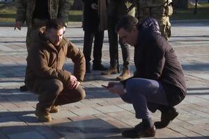 Санчес (праворуч) прибув до Києва вранці 23 лютого, це його другий візит в Україну з початку війни