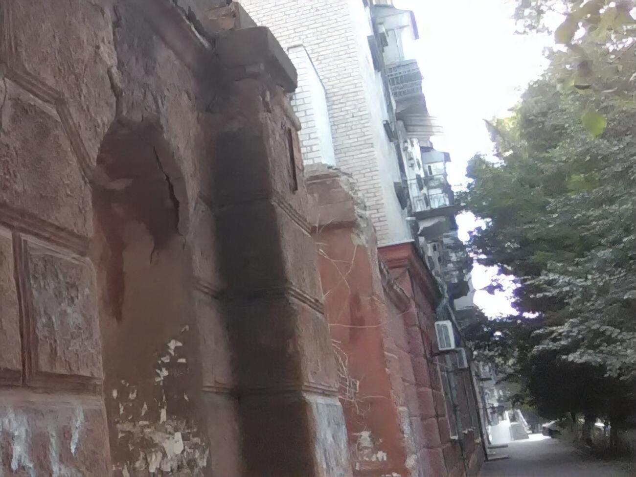 Дом "сталинка", в котором живет Петр Клочко