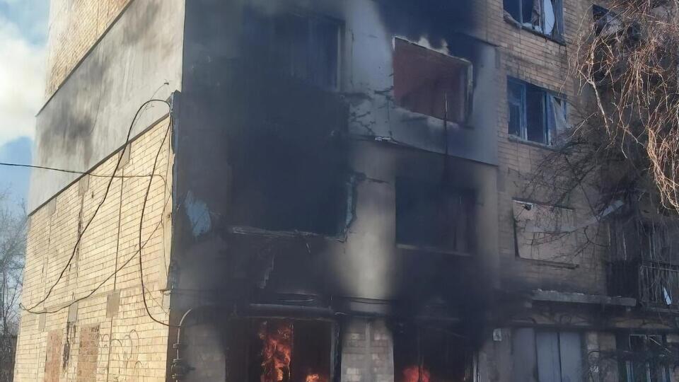 У Красногорівці пряме влучання у п'ятиповерховий будинок, але постраждалих немає, оскільки жителі евакуювалися, повідомили в ОВА
