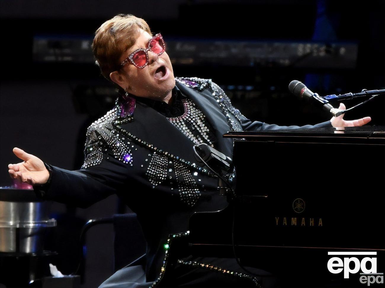 В 2007 году Элтон Джон выступал с концертом в Киеве