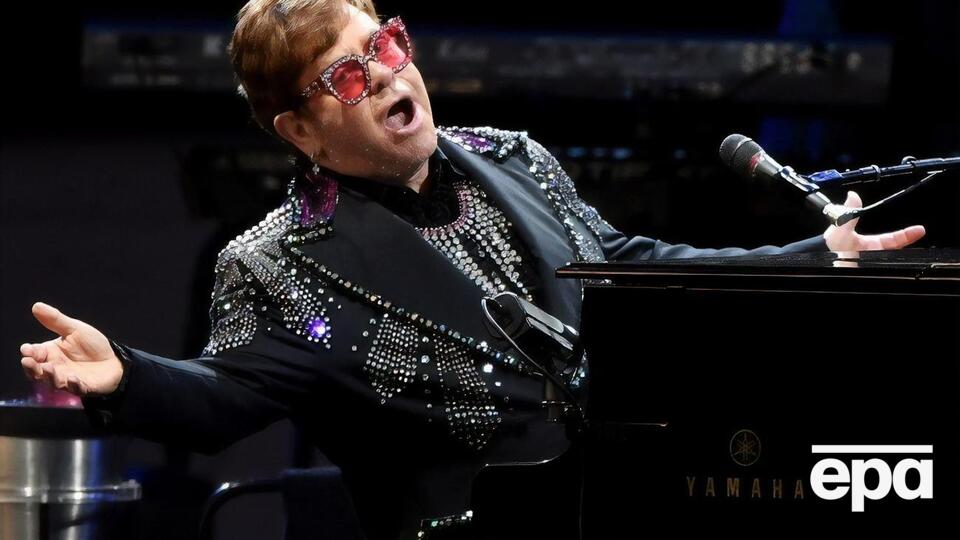 В 2007 году Элтон Джон выступал с концертом в Киеве