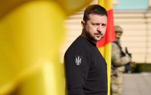 Зеленський повідомив, що на східному напрямку ситуація дуже складна, а на деяких південних – "доволі небезпечна"