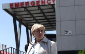 Аласания о сыне: Ему с каждым днем все хуже и хуже. Он лежит в одной позе, очень ослаб, не может стоять на ногах, двигаться фактически не может