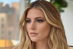 Кэтрин Винник родилась в Канаде, а ее предки жили в Украине до 40-х годов прошлого века