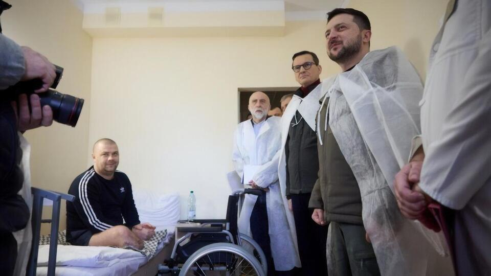 Зеленський і Моравецький поспілкувалися з українськими військовими, які проходять лікування після поранень