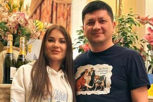 Кім разом із дружиною Юлією виховує трьох дітей