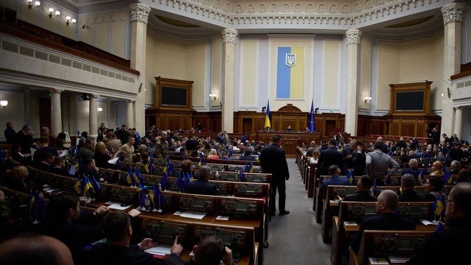 Усі троє, які покинули парламент, – члени забороненої ОПЗЖ