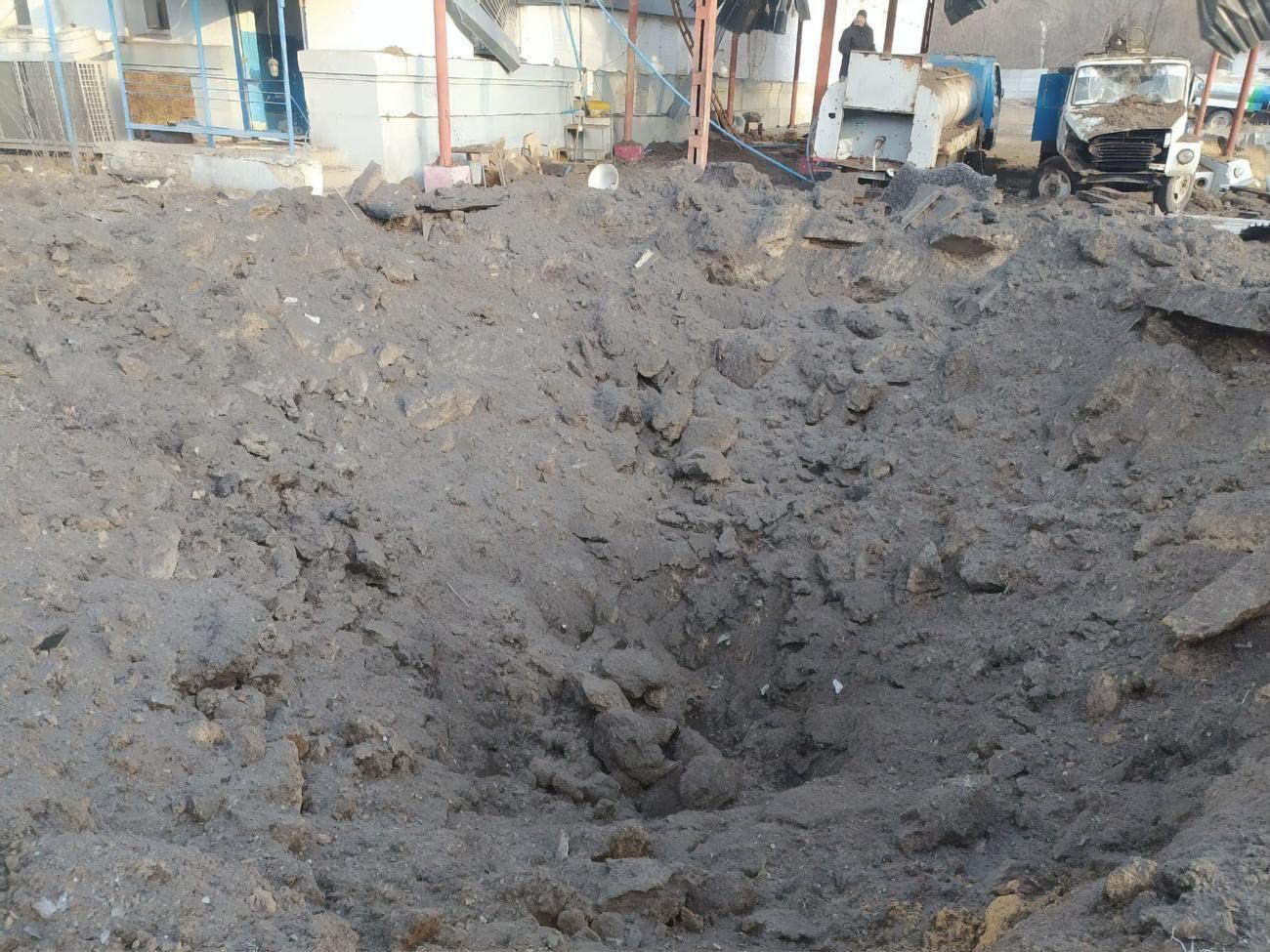 В Донецкой области ночью продолжались интенсивные обстрелы мирных городов и сел