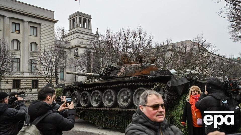 Активісти домоглися дозволу на встановлення танка перед посольством РФ