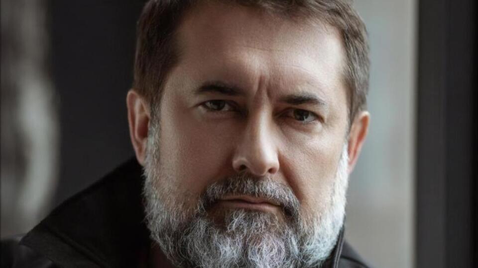 По словам Гайдая, вчера оккупанты пытались наступать тремя ротами в районе Кременной