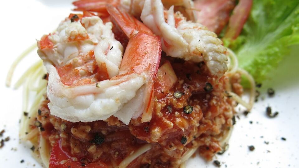 При приготовлении этого блюда можно использовать любые морепродукты