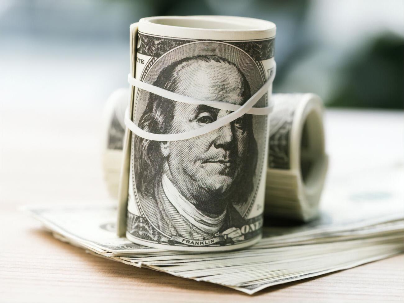 На 23 февраля 2022 года российские миллиардеры из числа 500 самых богатых людей мира имели совокупный собственный капитал в размере $339 млрд