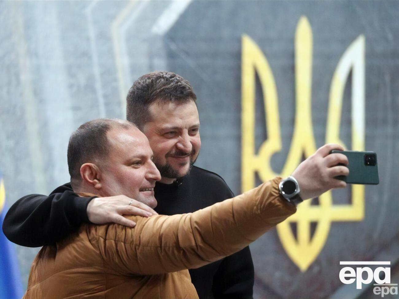 Зеленський погодився зробити селфі із журналістом під час своєї пресконференції