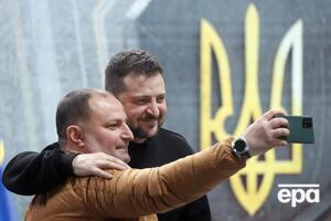 Зеленський погодився зробити селфі із журналістом під час своєї пресконференції