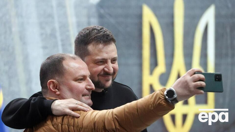 Зеленський погодився зробити селфі із журналістом під час своєї пресконференції