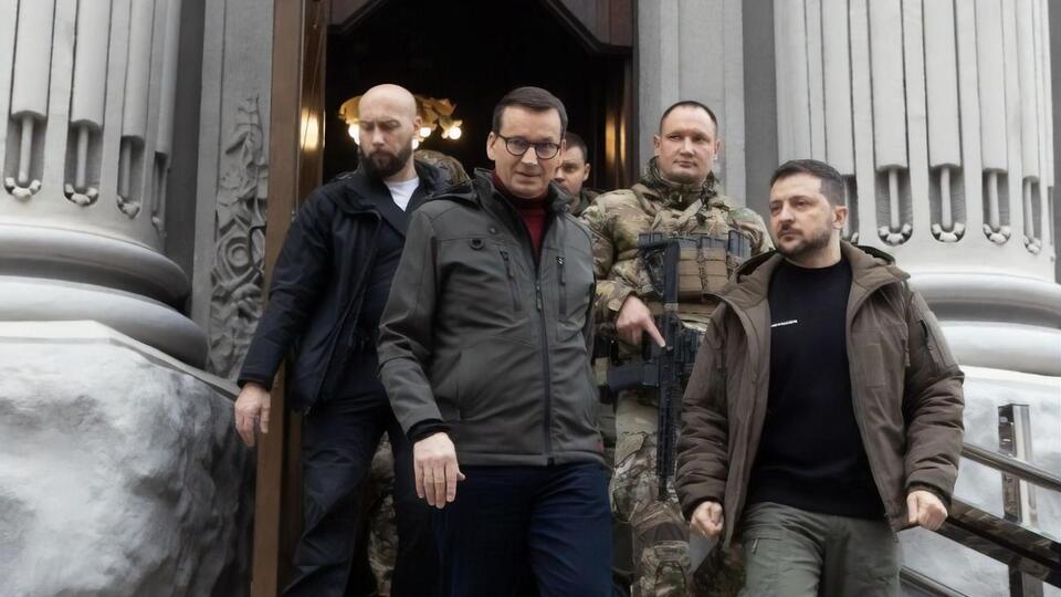Зеленский отметил, что премьер Польши – один из тех лидеров, которые работают, чтобы 10-й пакет санкций "стал немного мощнее"