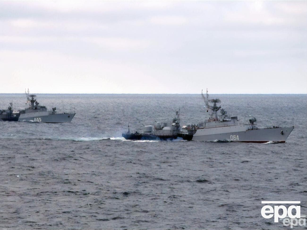 РФ вывела в море восемь кораблей