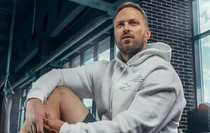 За даними ЗМІ, Столяров більшу частину життя проводить за кордоном