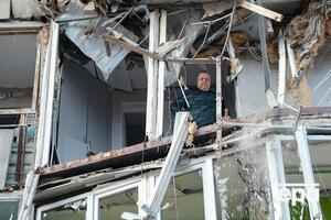 За даними ОВА, постраждали рятувальники, які закривали вікна у зруйнованому будинку