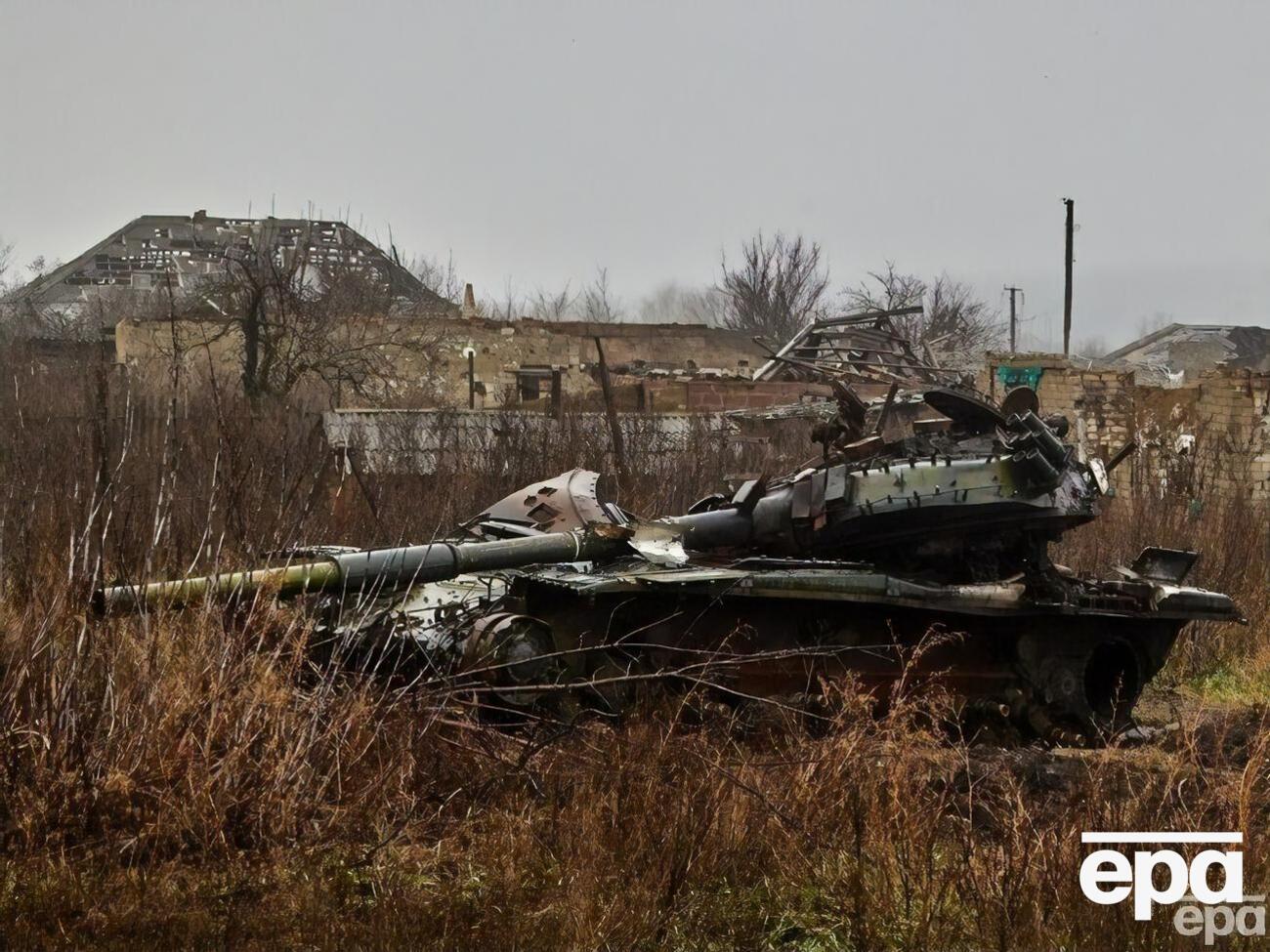 Россияне в Украине выяснили, что броня их танков не является "непробиваемой"
