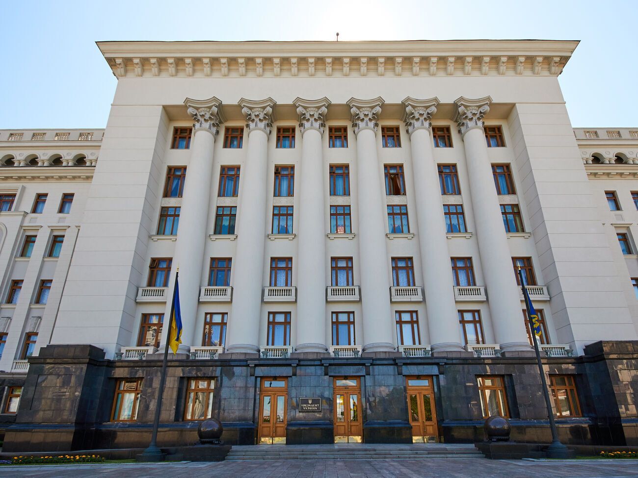 Зеленський ввів у дію три рішення РНБО щодо санкцій проти росіян