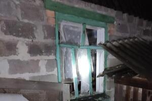 Унаслідок чергових обстрілів десятки будинків було пошкоджено, поранено людей