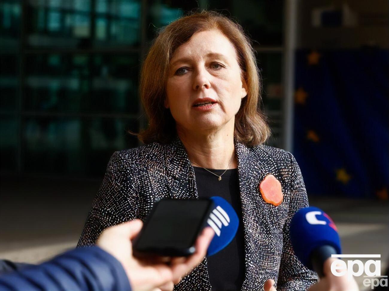 Йоурова считает, что Венгрию нужно чаще вызывать на разговор, особенно по поводу ее позиции в отношении России и войны