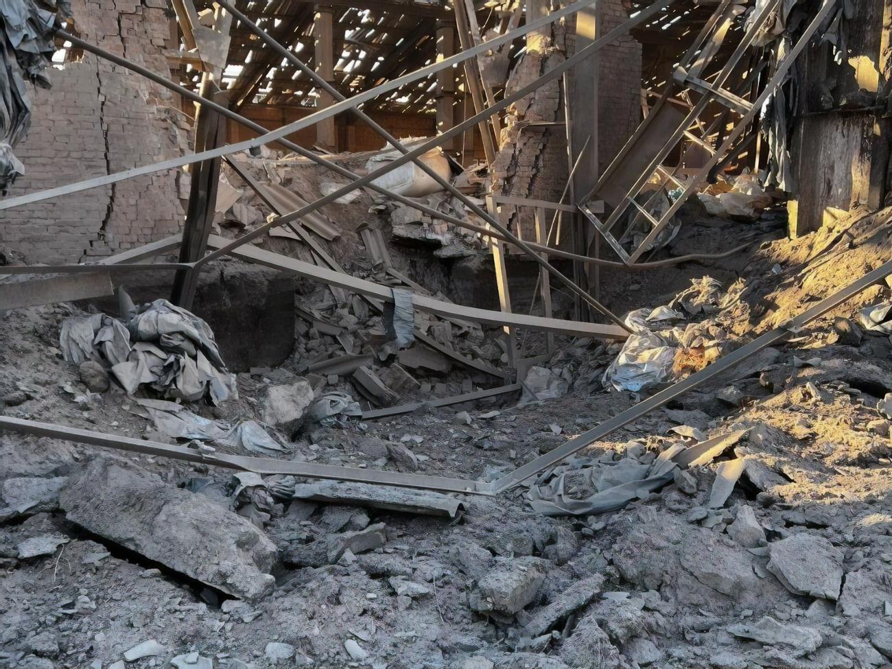 Обстріл, за інформацією ОП, триває