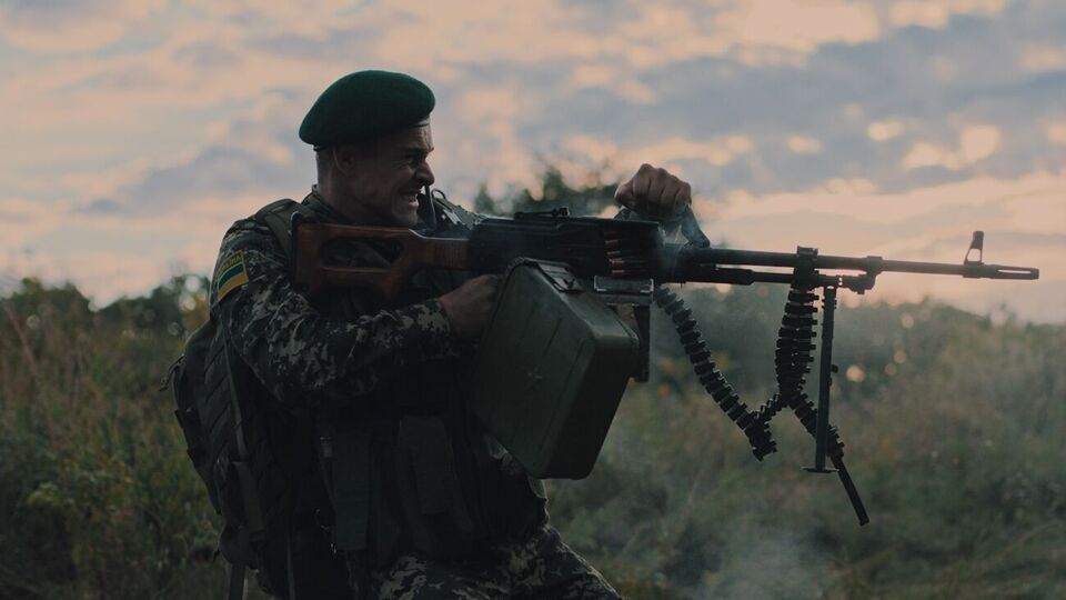 В видеоработе на песню "Правда" использованы кадры из фильма "Мирный-21"