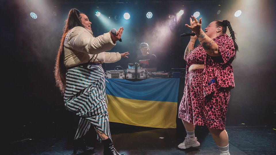 Артистки вместе спели хит из репертуара alyona alyona "Пушка"