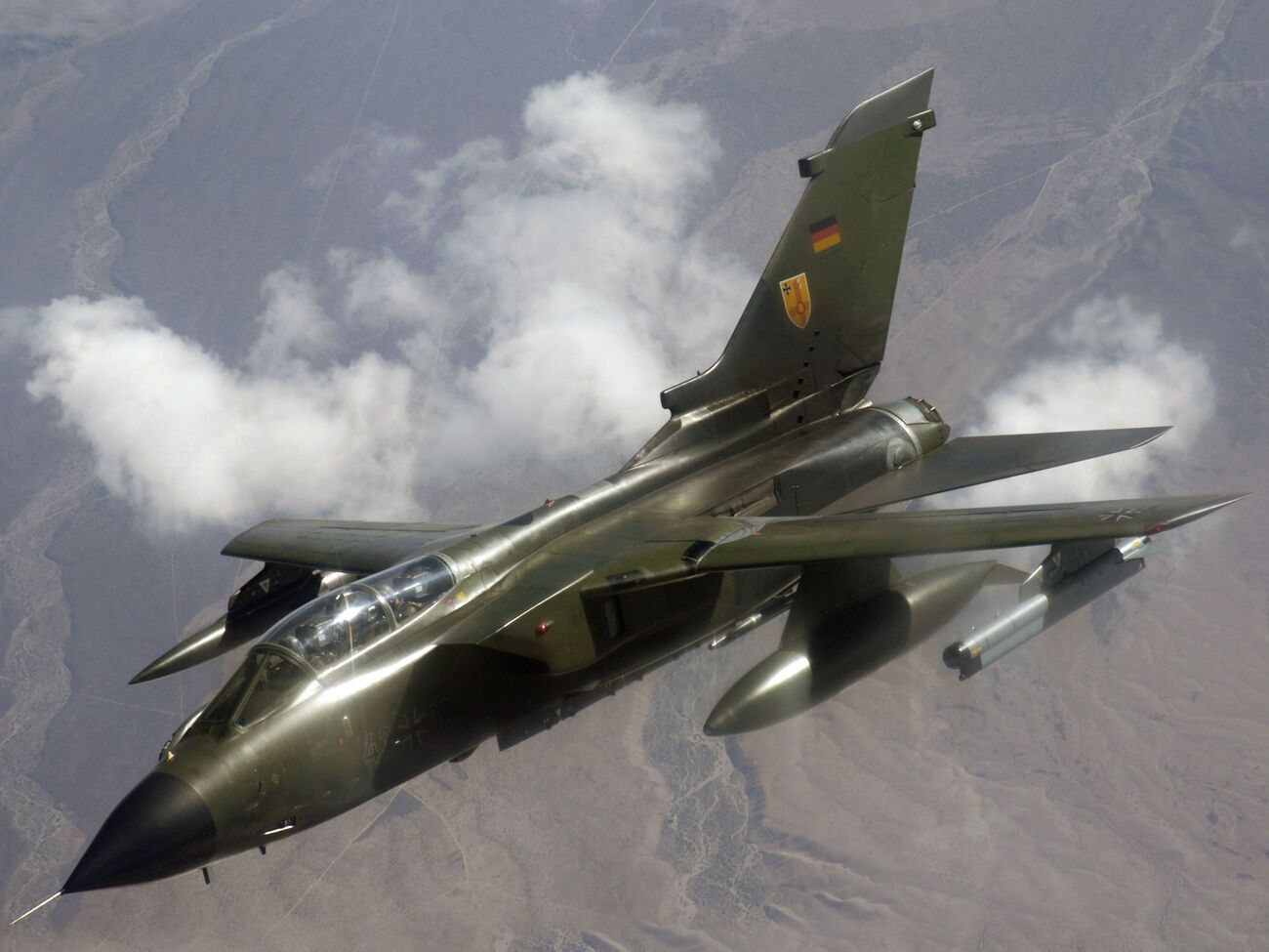 Украина призывает союзников предоставить ей боевые самолеты западного типа с начала полномасштабной войны