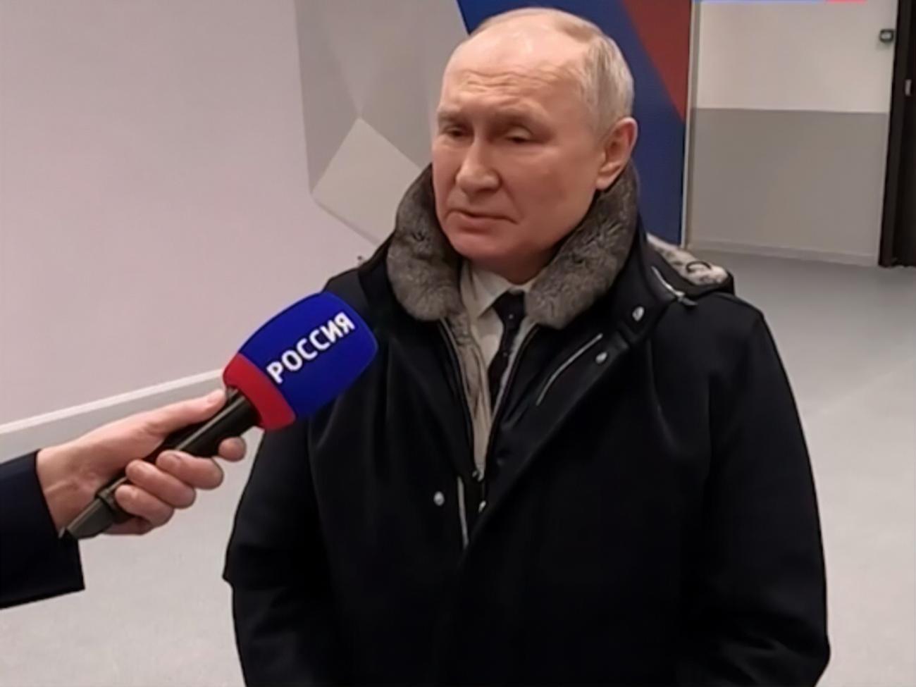 Путін вважає,&nbsp;що Захід хоче розвалити Росію, і каже, що&nbsp;відповідні плани "написано на папірці"