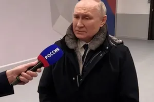Путін вважає, що Захід хоче розвалити Росію, і каже, що відповідні плани "написано на папірці"