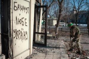 Бахмут залишається епіцентром битви на Донбасі