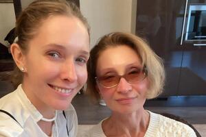 Осадчая: Я каждый год пишу, что хочу иметь такую же страсть к жизни, красоту и молодость, как мама