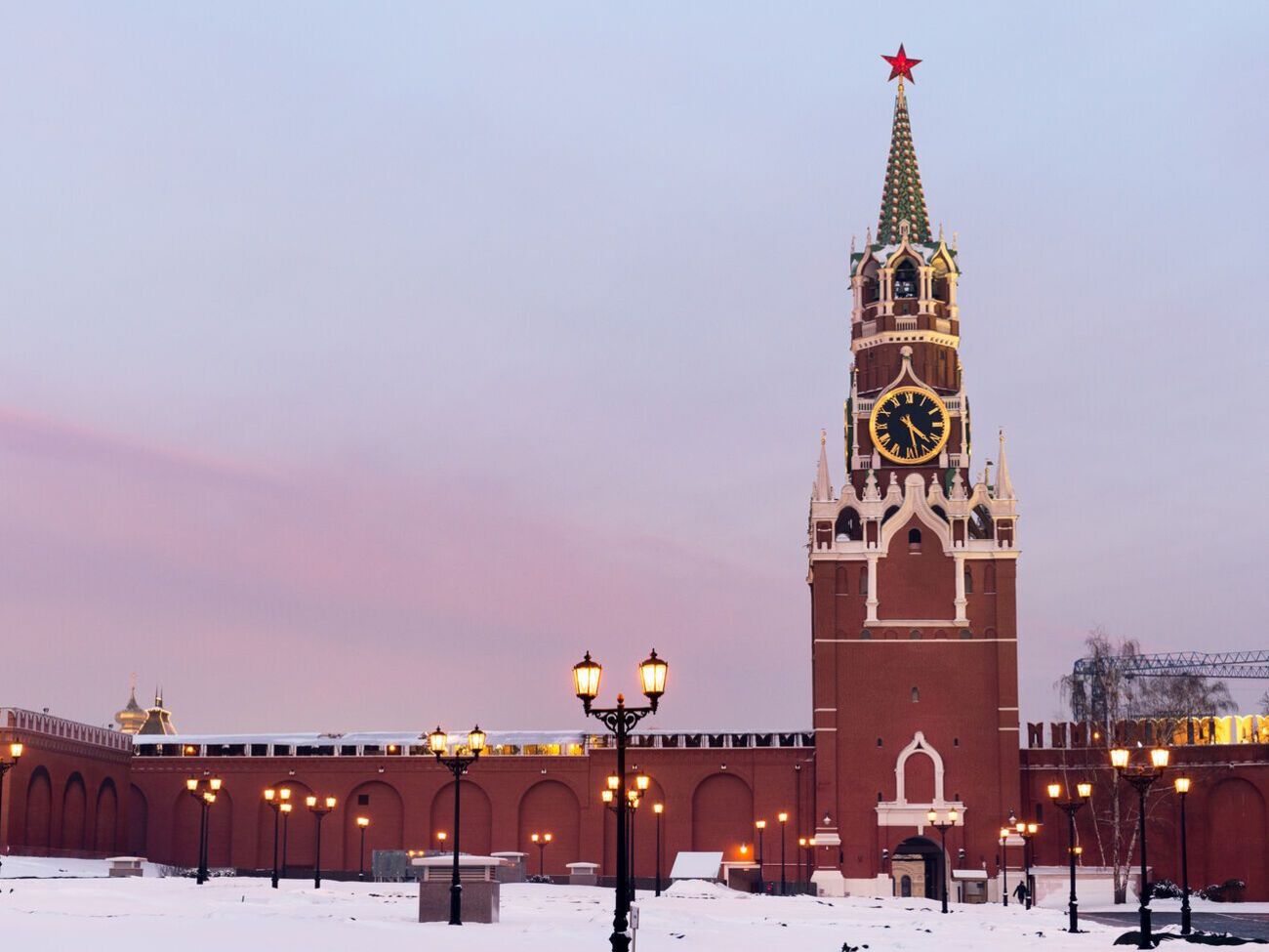 В РФ все ждут момента, когда "та башня Кремля, которая выступает за однозначную войну", упрется в стенку и признает, что "это тупик", отметил Буданов