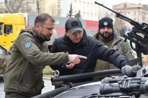 По словам Кима (в центре), в результате атак со стороны противника никто не пострадал