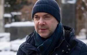 Арестович: Был период, когда из 17 их БТГ мы могли накрывать только три, остальные были вне зоны досягаемости. Был период, когда трое суток оборона Киева была без снарядов вообще. Если бы россияне в этот момент ломанулись, то было бы горе