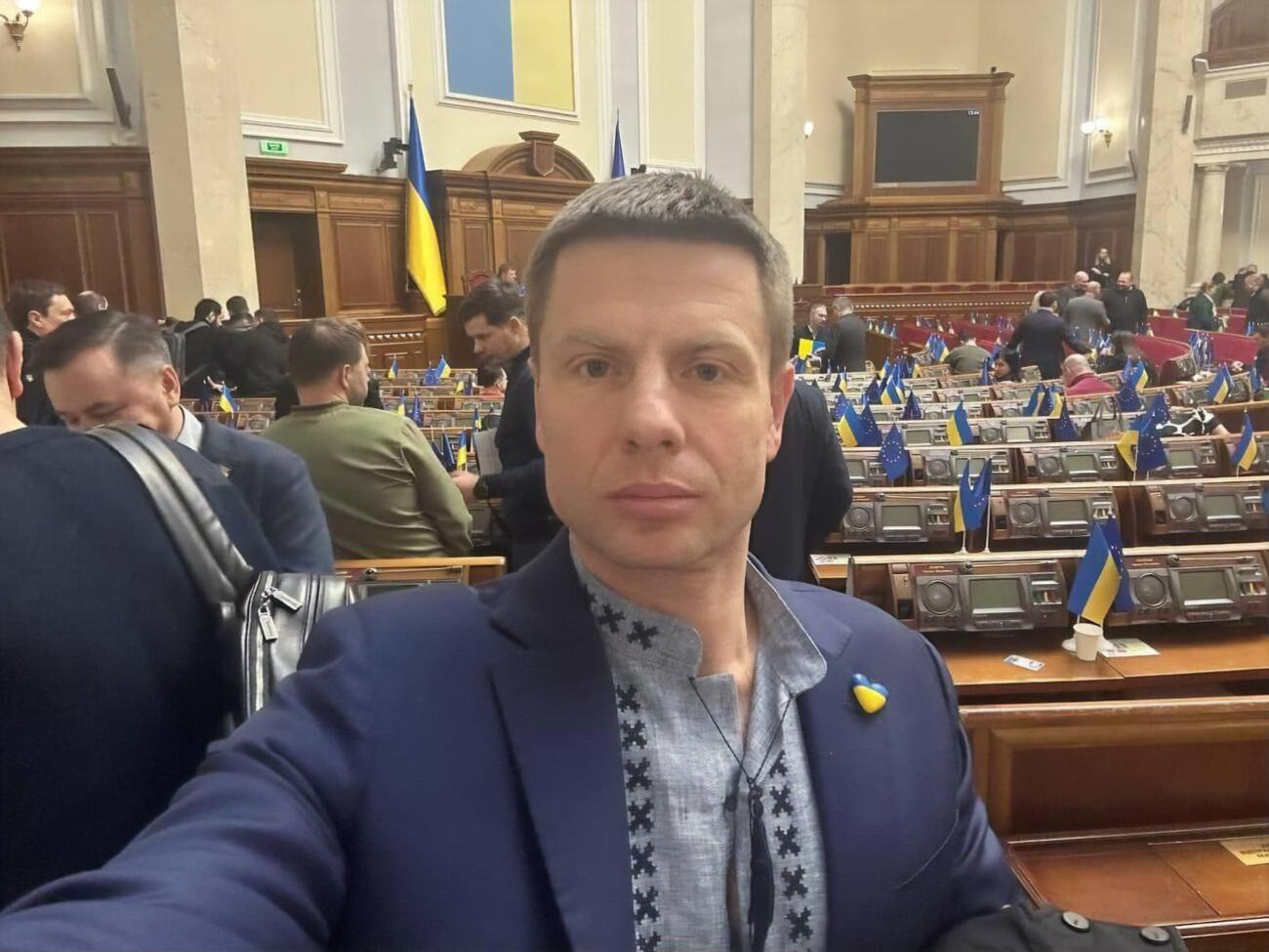 Учора РФ погрожувала США й вимагала повернути НАТО до кордонів 1997 року, а сьогодні "не дуже наполягає" на переговорах Вірменії й Азербайджану. Так падають імперії