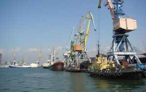 Нужно обеспечить свободное торговое судоходство в Черном море для всех сторон, заявили авторы обращения