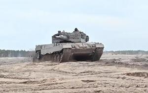 В Польше обучают украинских военных управлять танками Leopard 2 около 25 военнослужащих вооруженных сил Канады, рассказали в минобороны страны