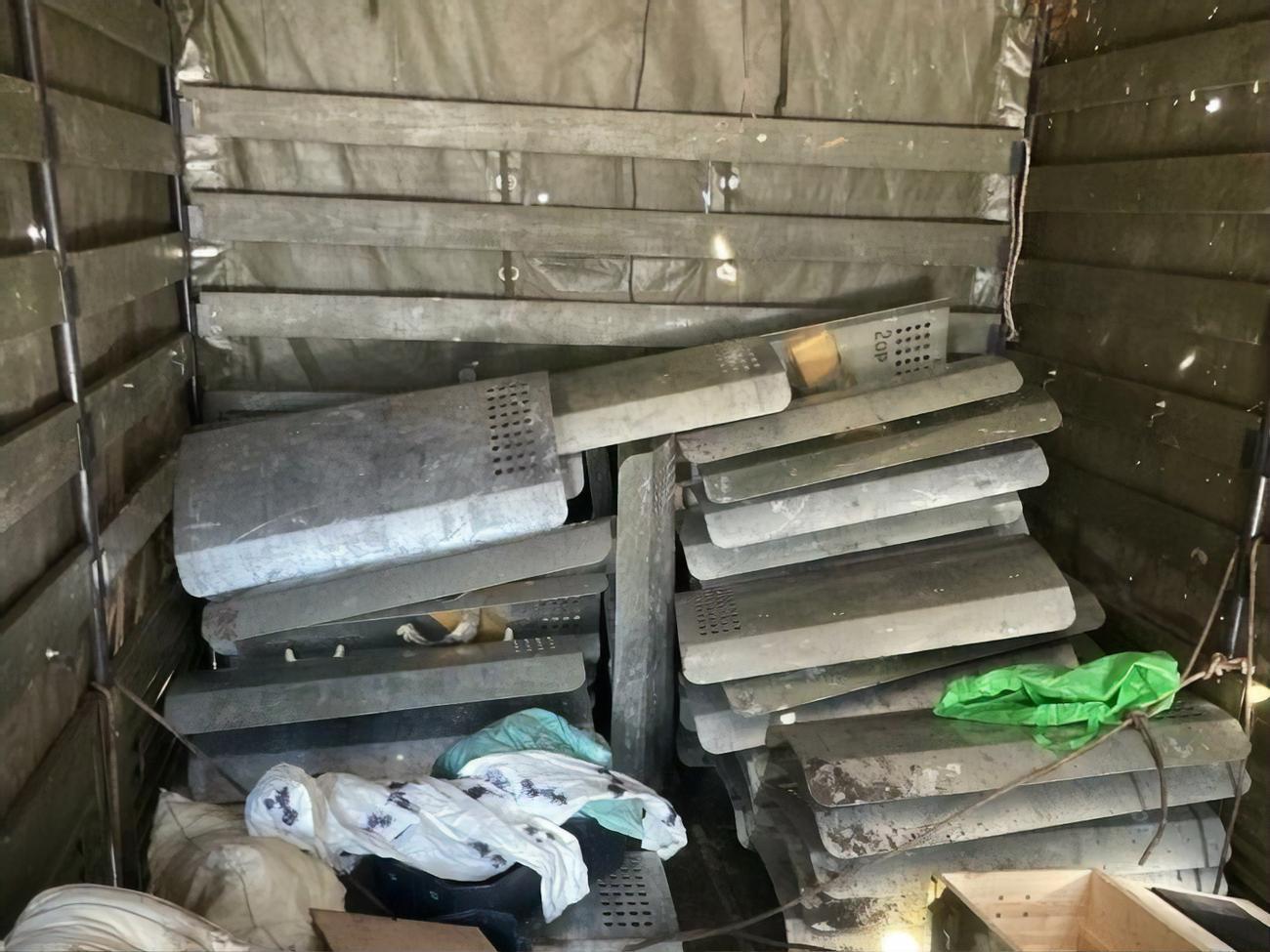 Россияне в первые дни вторжения собирались использовать в больших городах Украины оборудование для подавления протестов