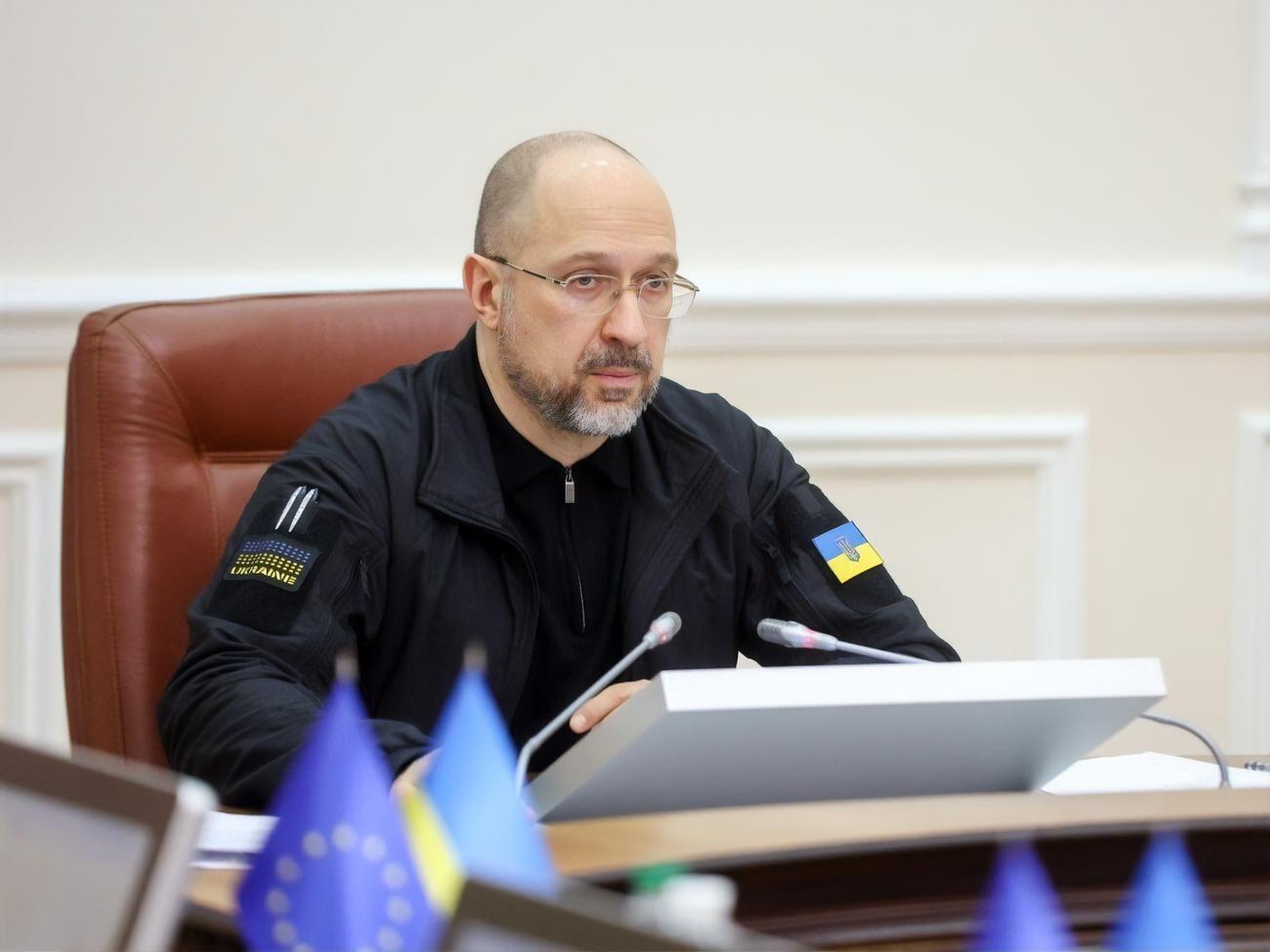 Украина выиграла "не только битву за тепло, но и битву за свет", отметил Шмыгаль