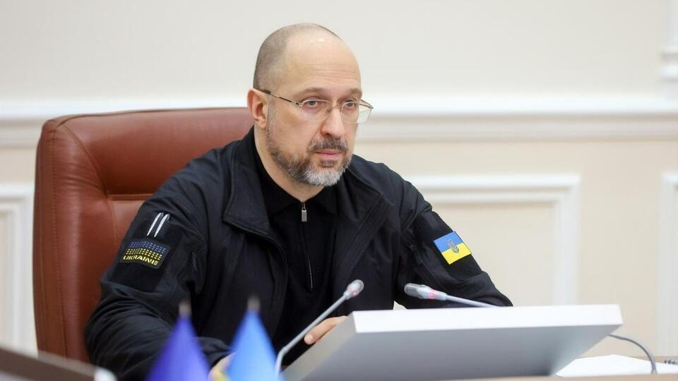 Украина выиграла "не только битву за тепло, но и битву за свет", отметил Шмыгаль