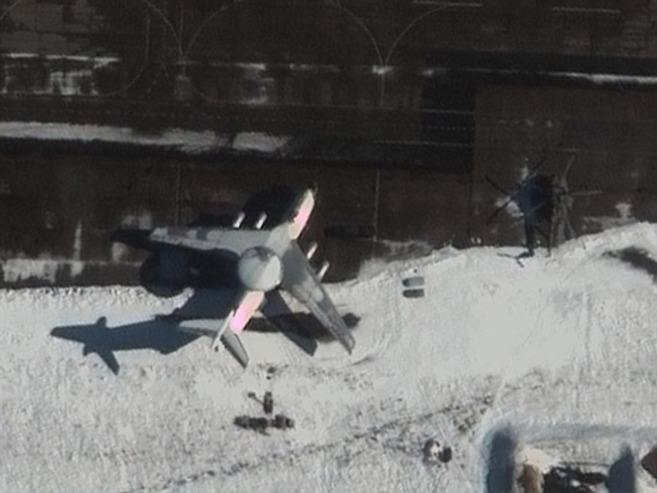 Явних ознак пошкодження літака A-50 розслідувачі Bellingcat не виявили, але в "Беларускі Гаюн" не відкидають, що фюзеляж обгорів