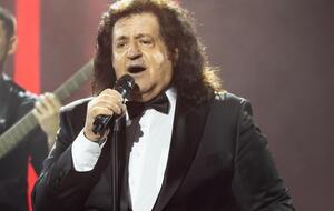 Бобул об именном номере в отеле: Экс-мэр Черновцов Николай Федорук и директор отеля решили сделать мне такой подарок официально