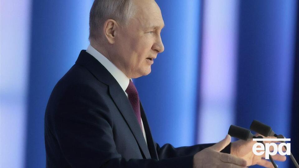 Путин во время оглашения послания к Федеральному собранию был "на грани". По мнению Арестовича, об этом свидетельствует поведение президента РФ
